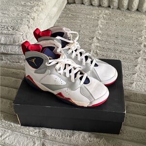 Jordan Retro BG Box in Black and Gold